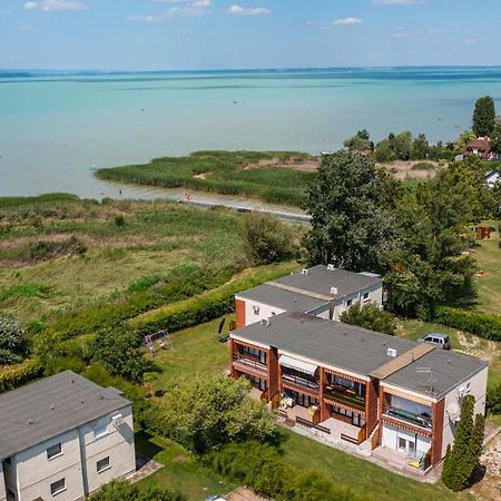 Balatonic Apartman Zamárdi Eksteriør bilde