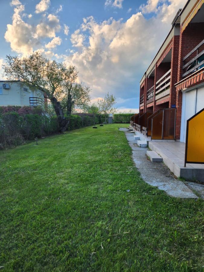 Balatonic Apartman Zamárdi Eksteriør bilde